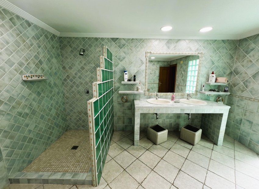 Resale - Chalet - Valverde (Alicante) - Valverde
