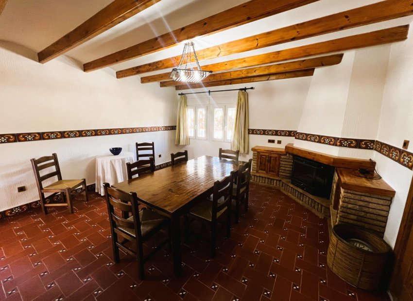Resale - Chalet - Valverde (Alicante) - Valverde