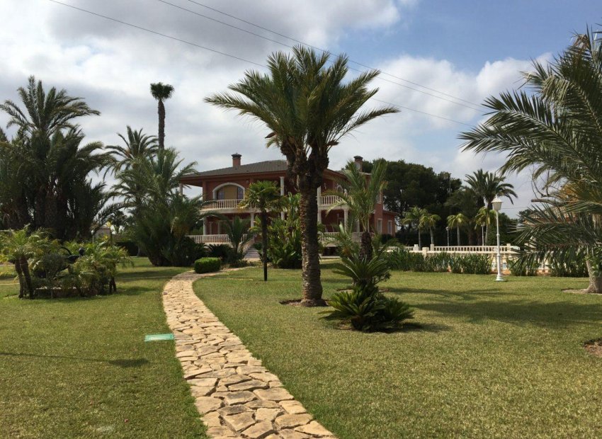 Resale - Chalet - Valverde (Alicante) - Valverde