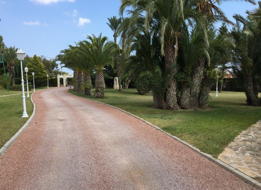 Resale - Chalet - Valverde (Alicante) - Valverde