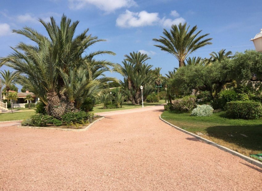 Resale - Chalet - Valverde (Alicante) - Valverde