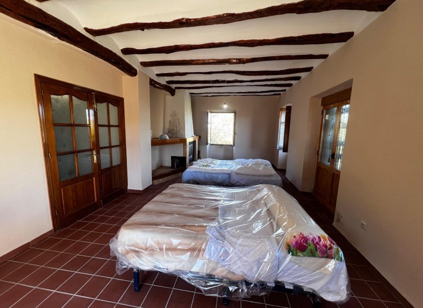 Resale - Finca rústica - Bocairent - Sierra de Mariola