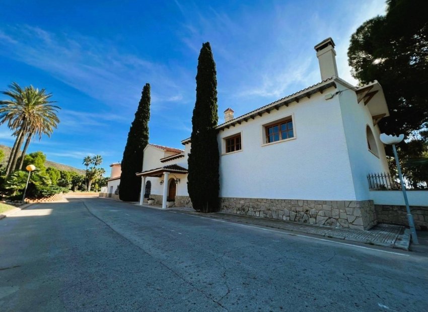 Resale - Finca rústica - Novelda - SERRETA