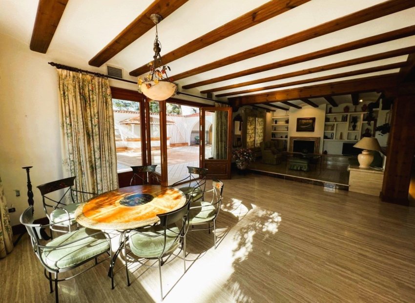 Resale - Finca rústica - Novelda - SERRETA