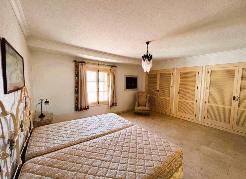 Resale - Finca rústica - Novelda - SERRETA