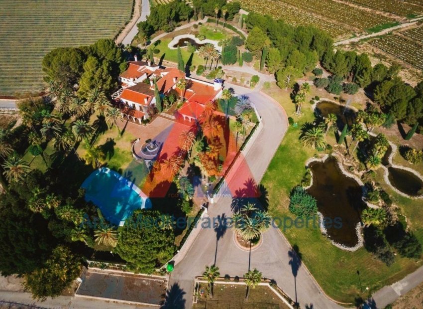 Resale - Finca rústica - Novelda - SERRETA