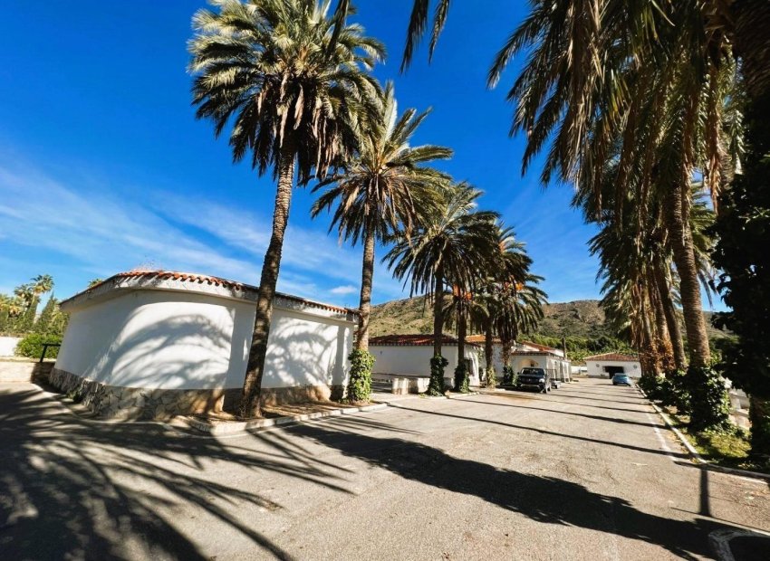 Resale - Finca rústica - Novelda - SERRETA