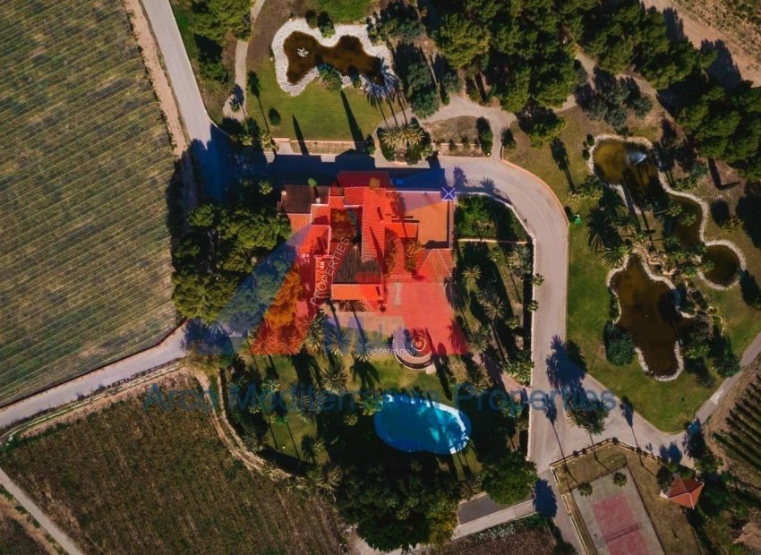 Resale - Finca rústica - Novelda - SERRETA