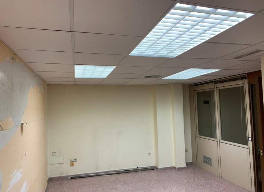 Resale - Local comercial - Elche - Sector Quinto
