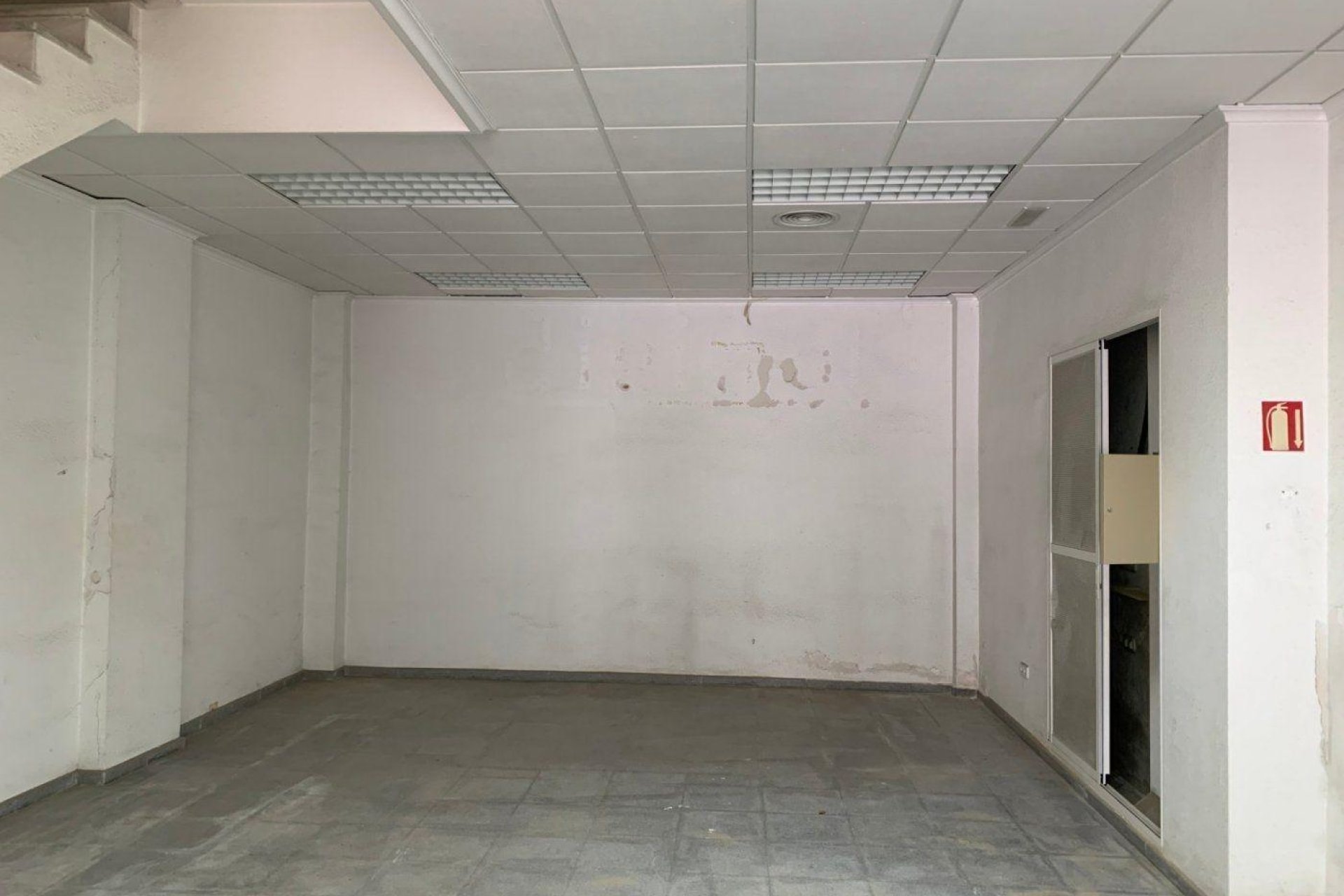 Resale - Local comercial - Elche - Sector Quinto