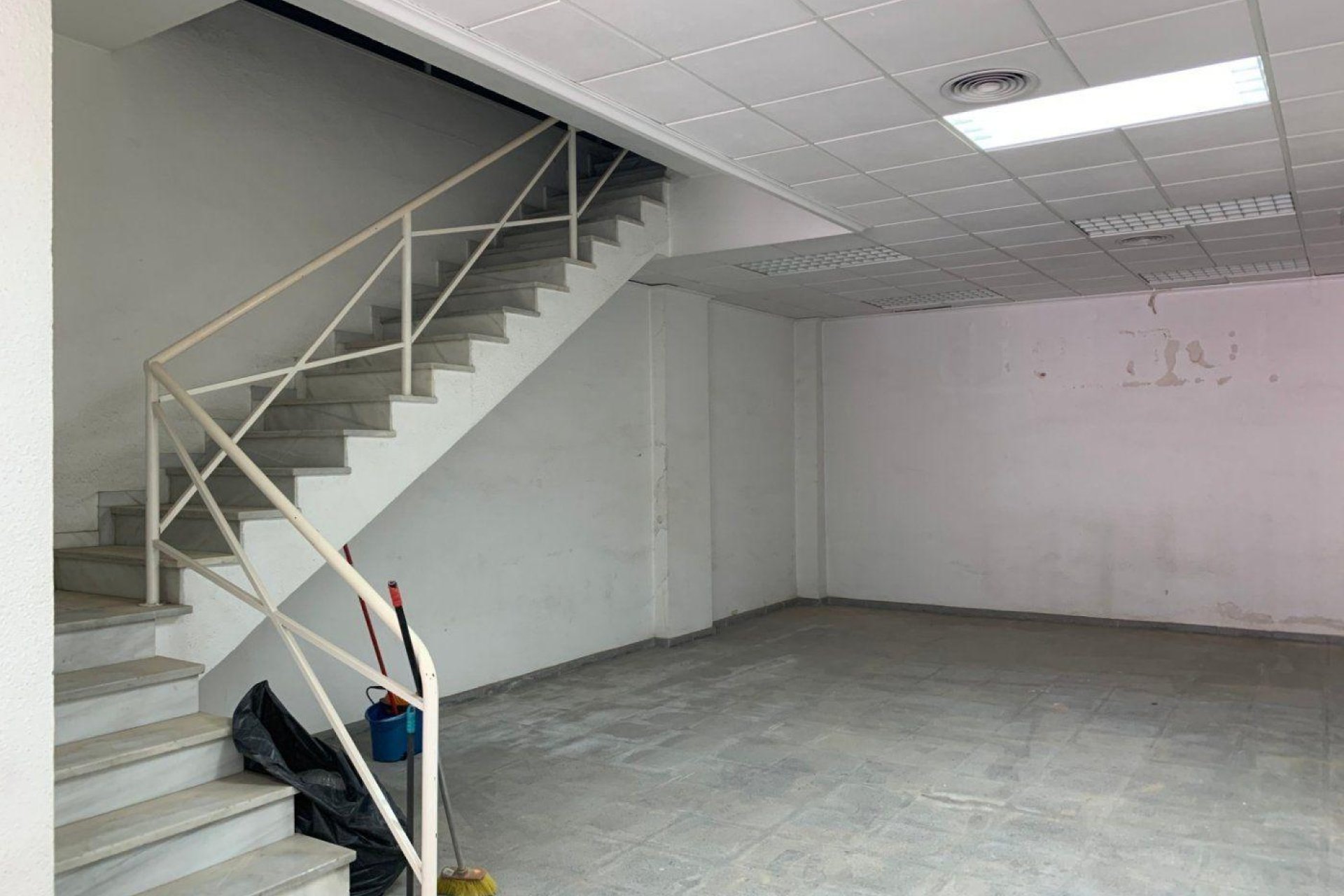 Resale - Local comercial - Elche - Sector Quinto