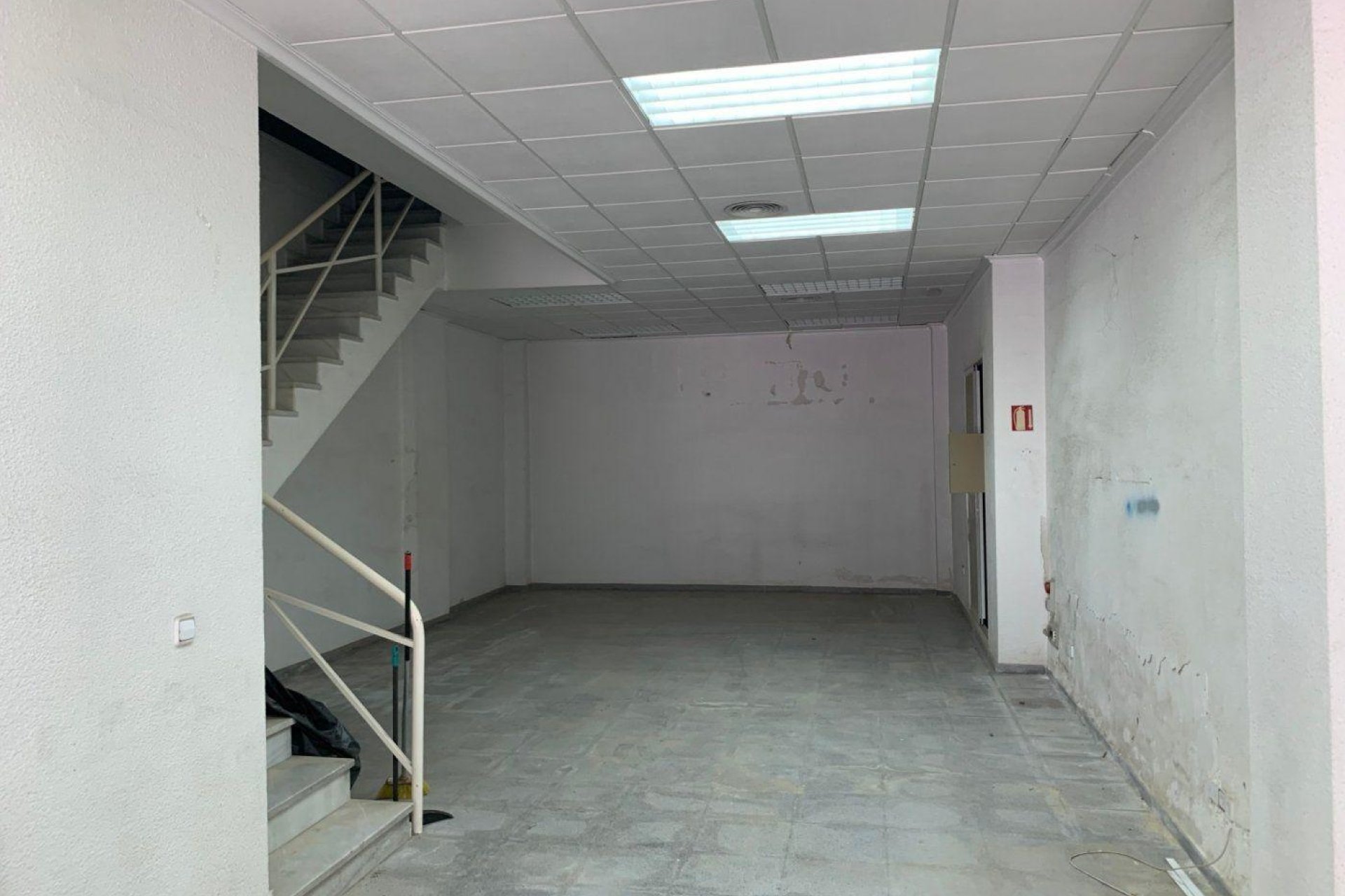Resale - Local comercial - Elche - Sector Quinto