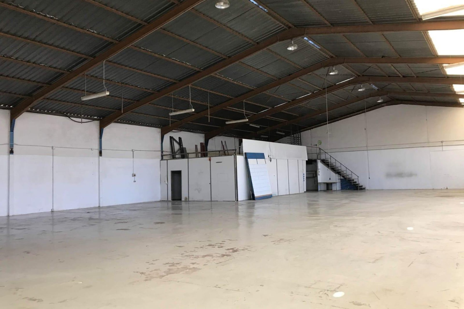 Resale - Nave industrial - Alicante - Ciudad de Asís - Font-Calent - El Bacarot
