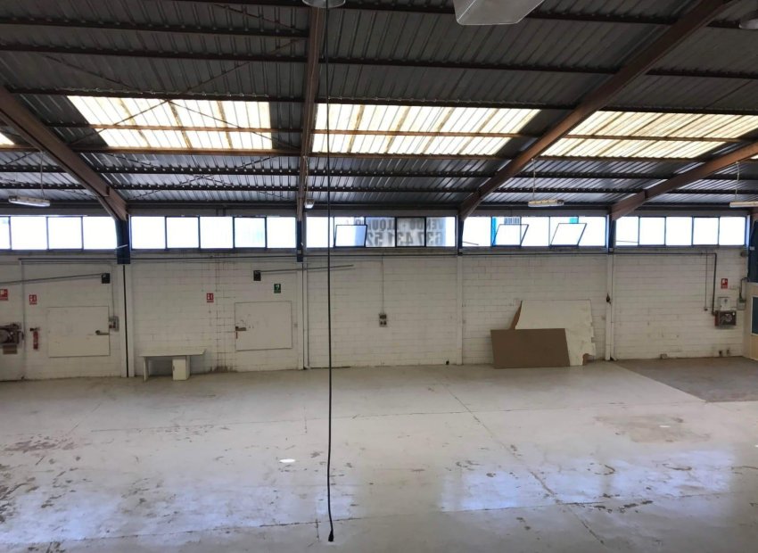 Resale - Nave industrial - Alicante - Ciudad de Asís - Font-Calent - El Bacarot