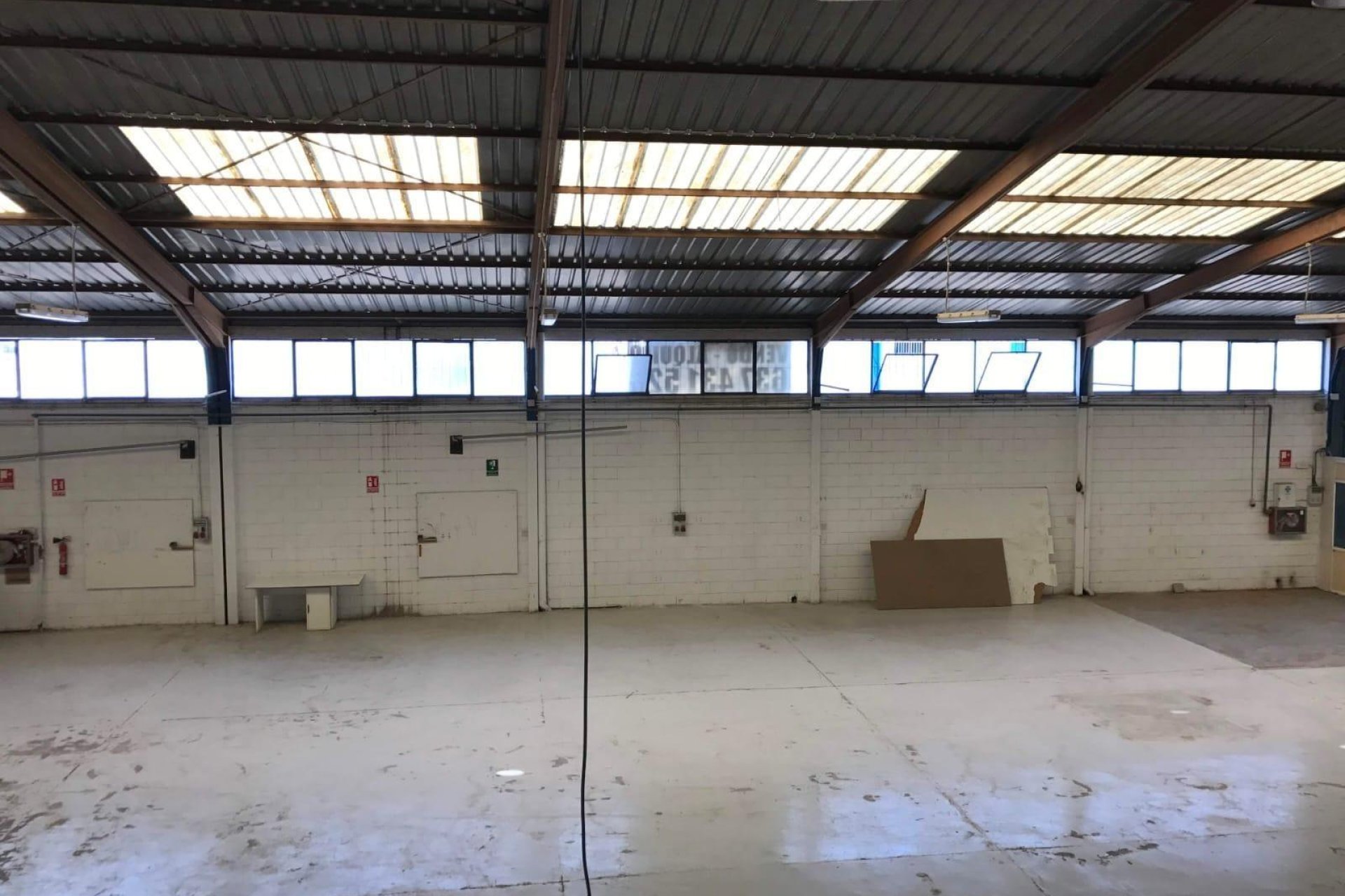 Resale - Nave industrial - Alicante - Ciudad de Asís - Font-Calent - El Bacarot