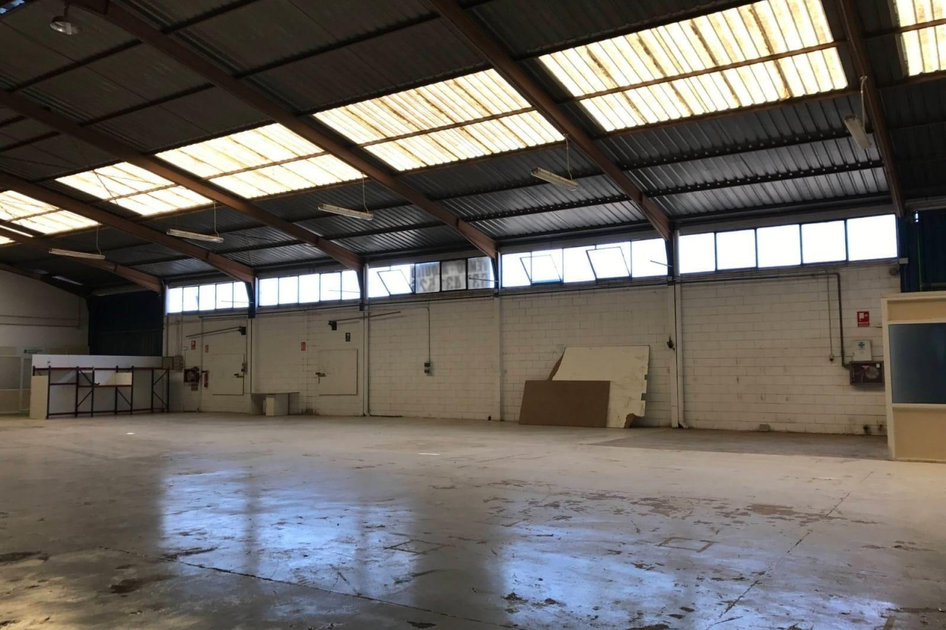 Resale - Nave industrial - Alicante - Ciudad de Asís - Font-Calent - El Bacarot