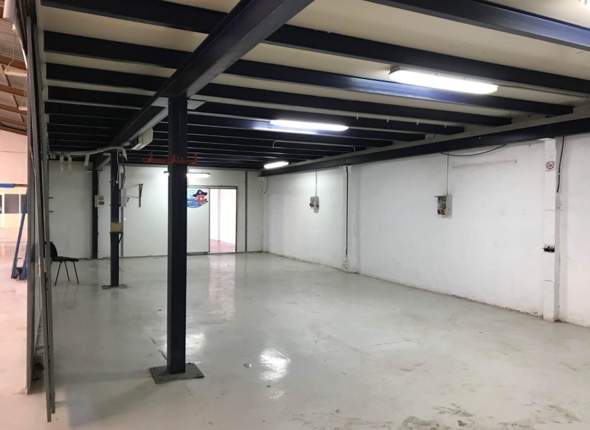 Resale - Nave industrial - Alicante - Ciudad de Asís - Font-Calent - El Bacarot