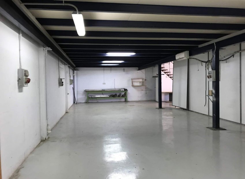 Resale - Nave industrial - Alicante - Ciudad de Asís - Font-Calent - El Bacarot