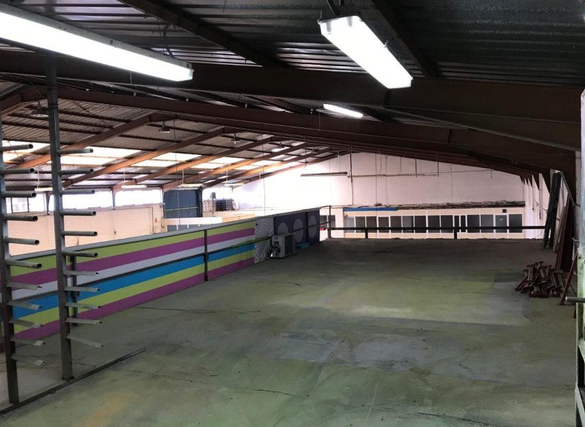 Resale - Nave industrial - Alicante - Ciudad de Asís - Font-Calent - El Bacarot