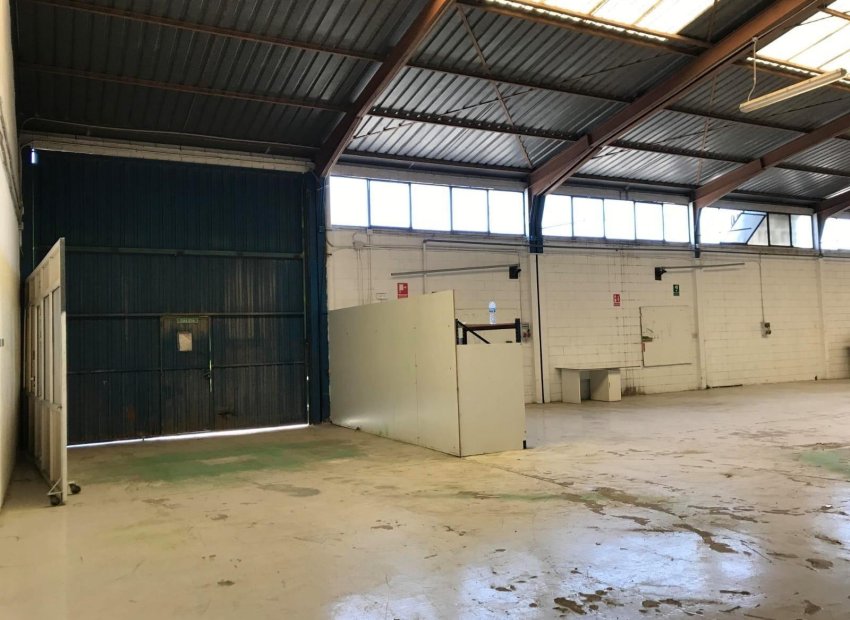 Resale - Nave industrial - Alicante - Ciudad de Asís - Font-Calent - El Bacarot