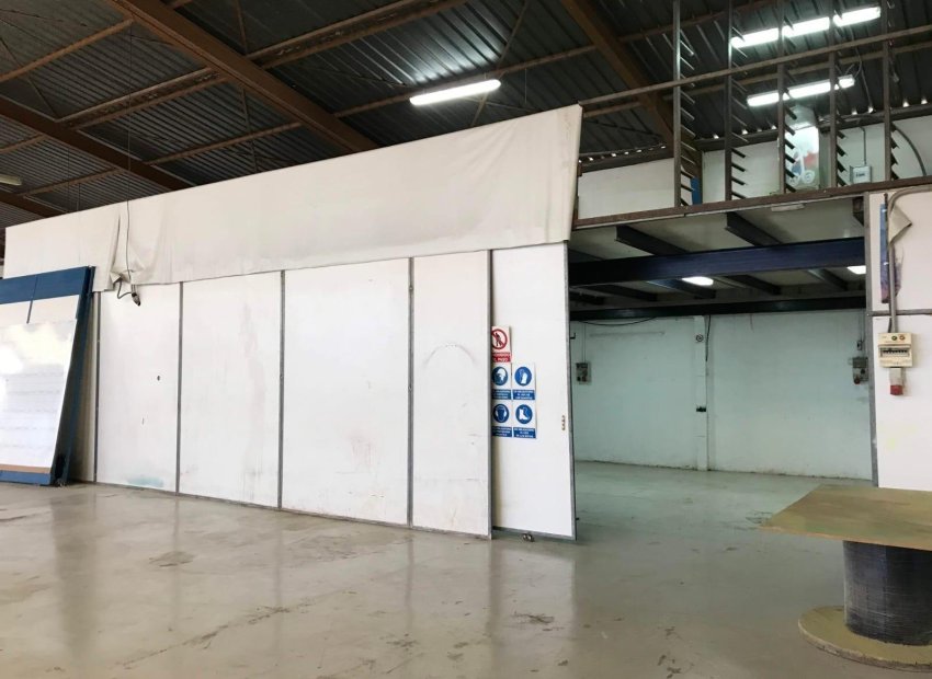Resale - Nave industrial - Alicante - Ciudad de Asís - Font-Calent - El Bacarot