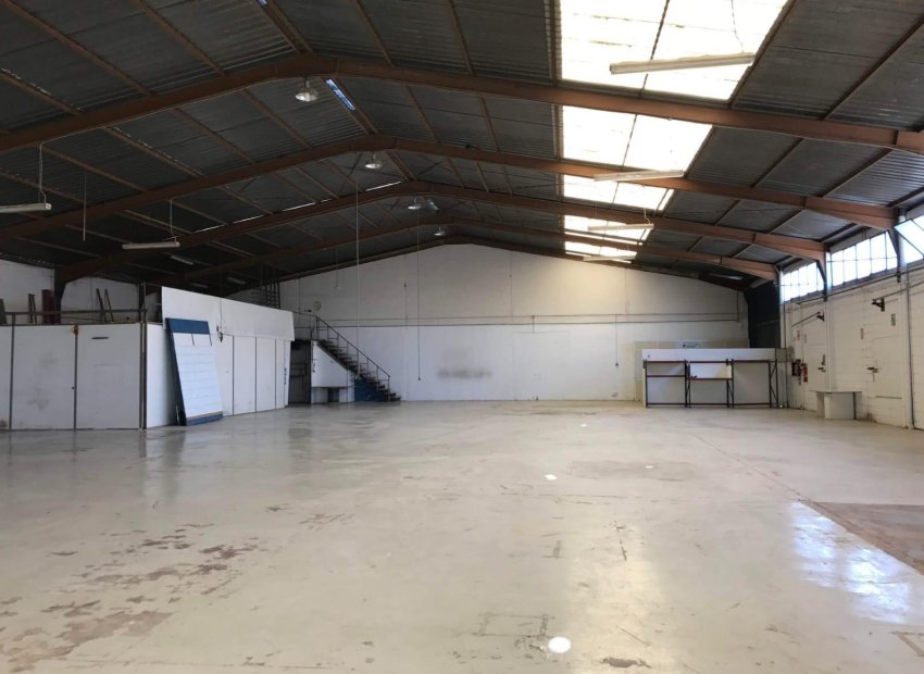 Resale - Nave industrial - Alicante - Ciudad de Asís - Font-Calent - El Bacarot