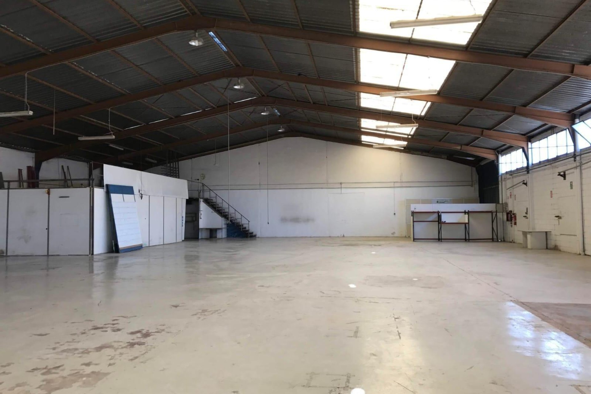 Resale - Nave industrial - Alicante - Ciudad de Asís - Font-Calent - El Bacarot