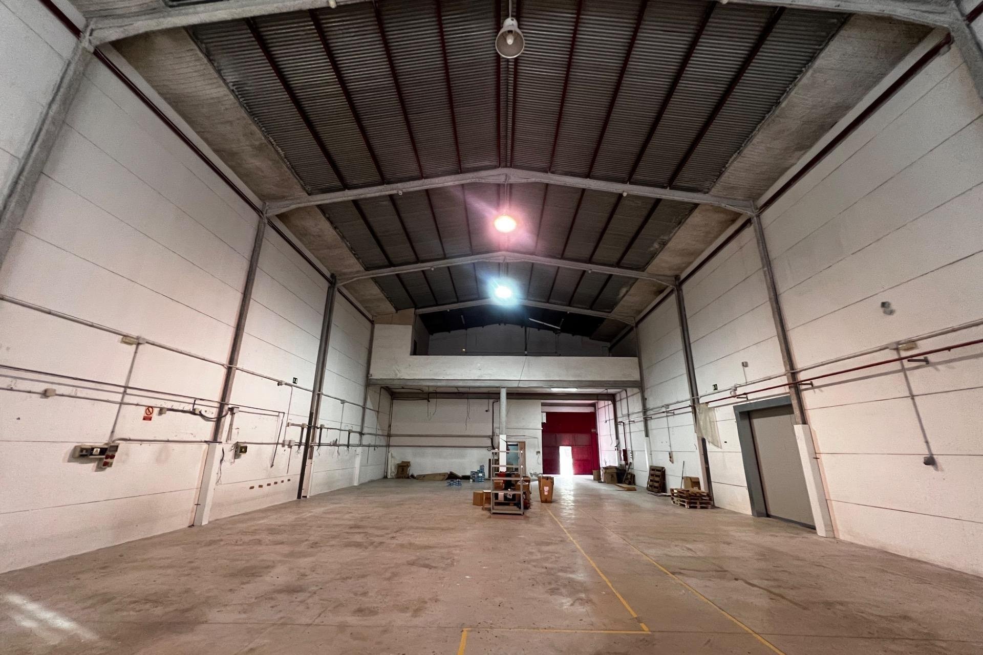 Resale - Nave industrial - Elche Pedanías - Jubalcoi-Saladas