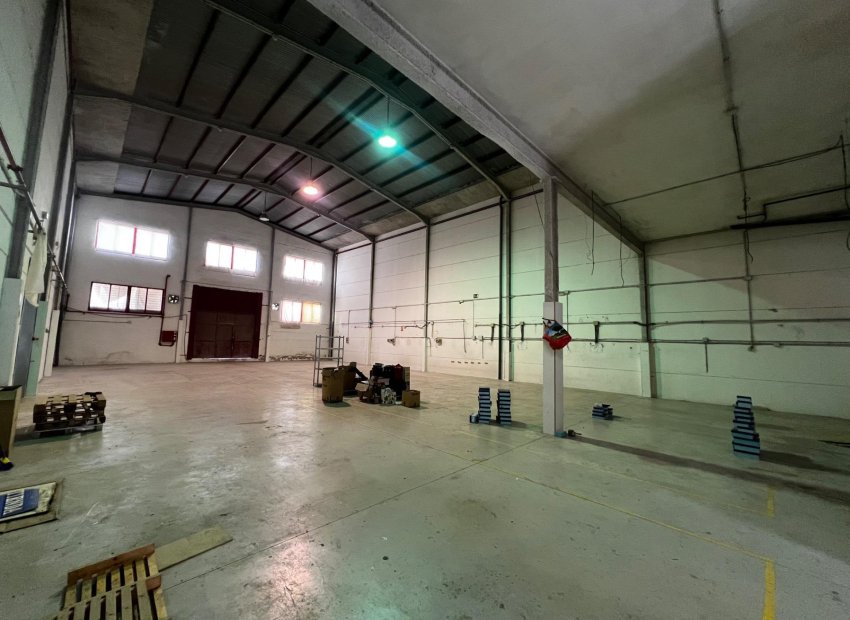 Resale - Nave industrial - Elche Pedanías - Jubalcoi-Saladas