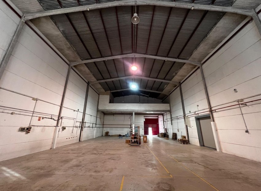 Resale - Nave industrial - Elche Pedanías - Jubalcoi-Saladas