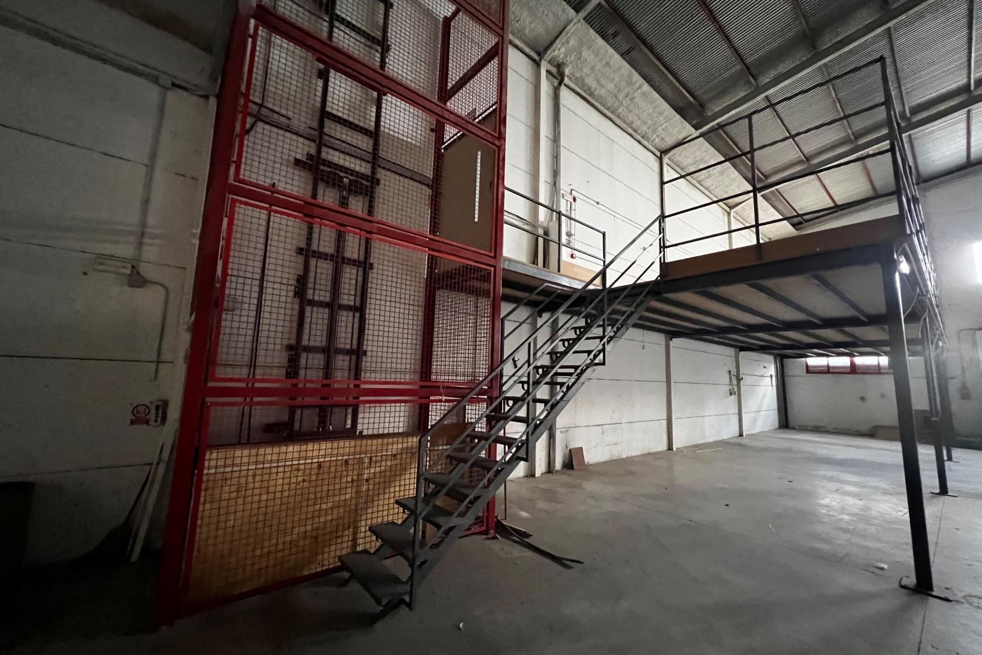Resale - Nave industrial - Elche Pedanías - Jubalcoi-Saladas