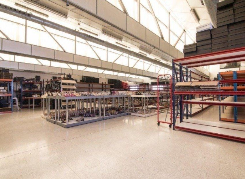Resale - Nave industrial - Elche Pedanías - Jubalcoi-Saladas