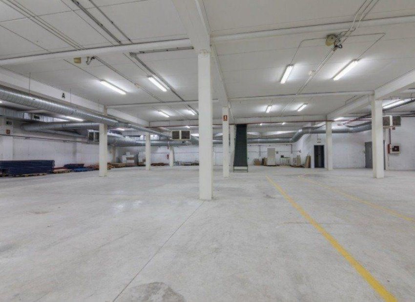 Resale - Nave industrial - Elche Pedanías - Jubalcoi-Saladas