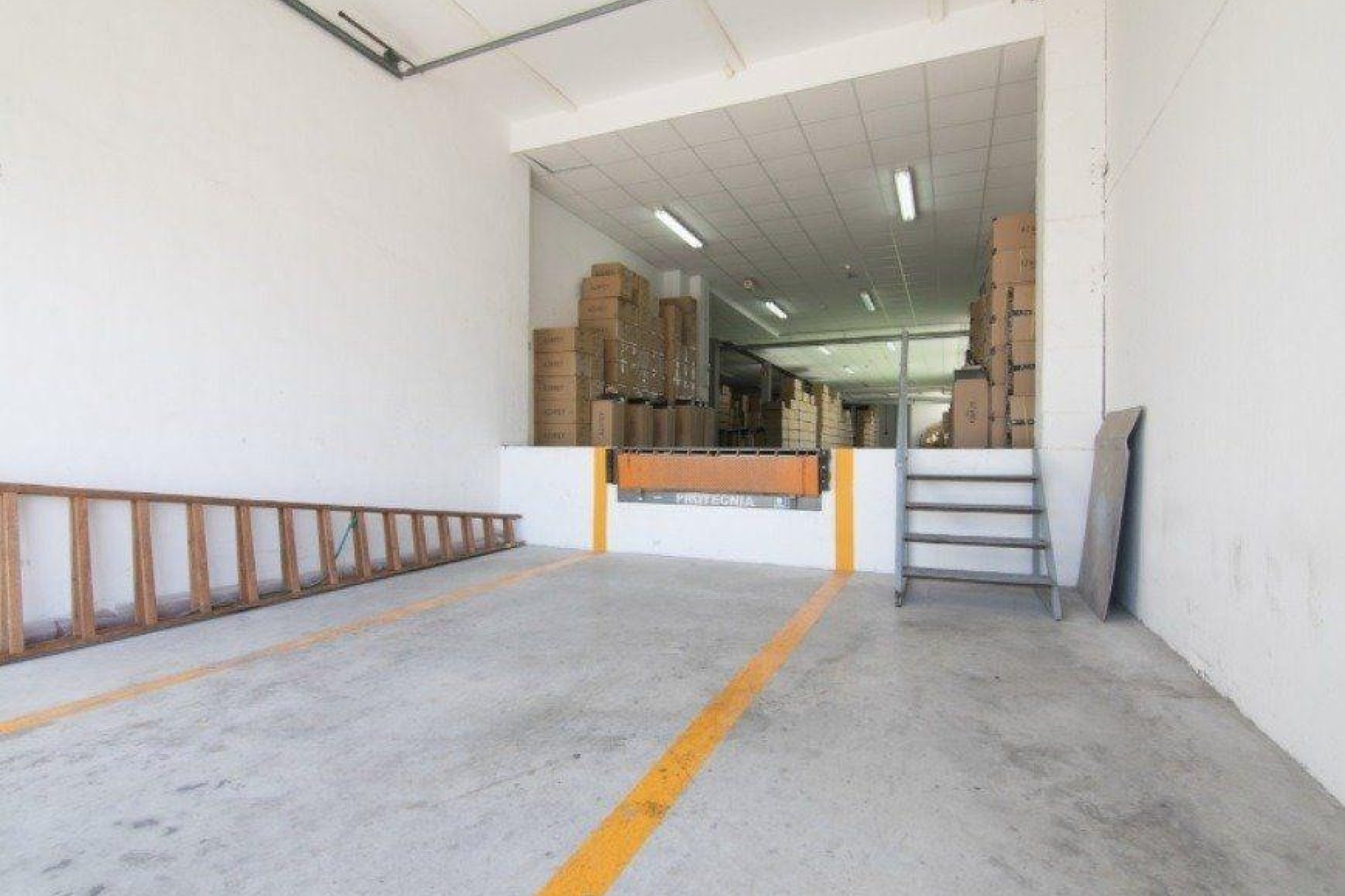 Resale - Nave industrial - Elche Pedanías - Jubalcoi-Saladas