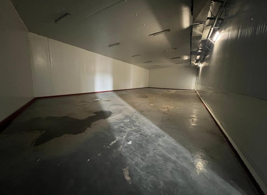 Resale - Nave industrial - Elche