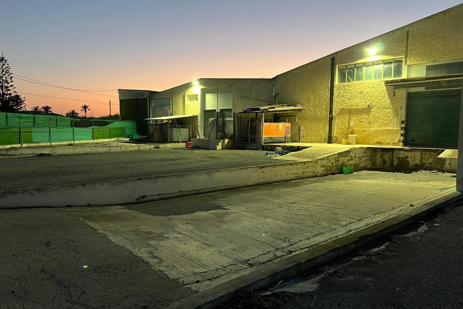 Resale - Nave industrial - Elche