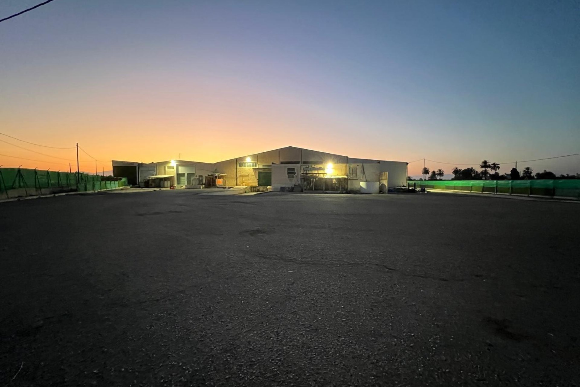 Resale - Nave industrial - Elche