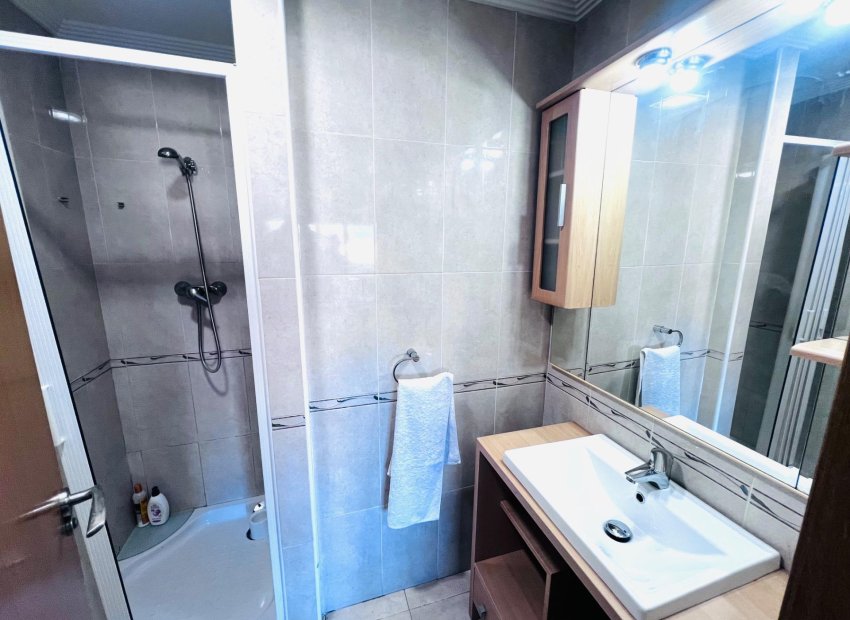 Resale - Piso - Arenales del Sol