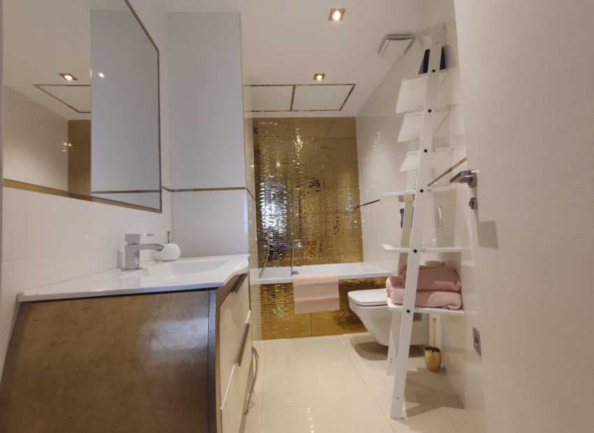 Resale - Piso - Torrevieja - Playa de la mata