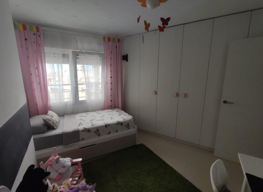 Resale - Piso - Torrevieja - Playa de la mata