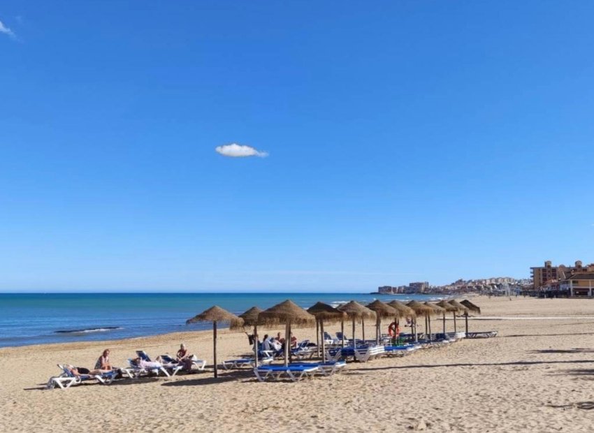 Resale - Piso - Torrevieja - Playa de la mata