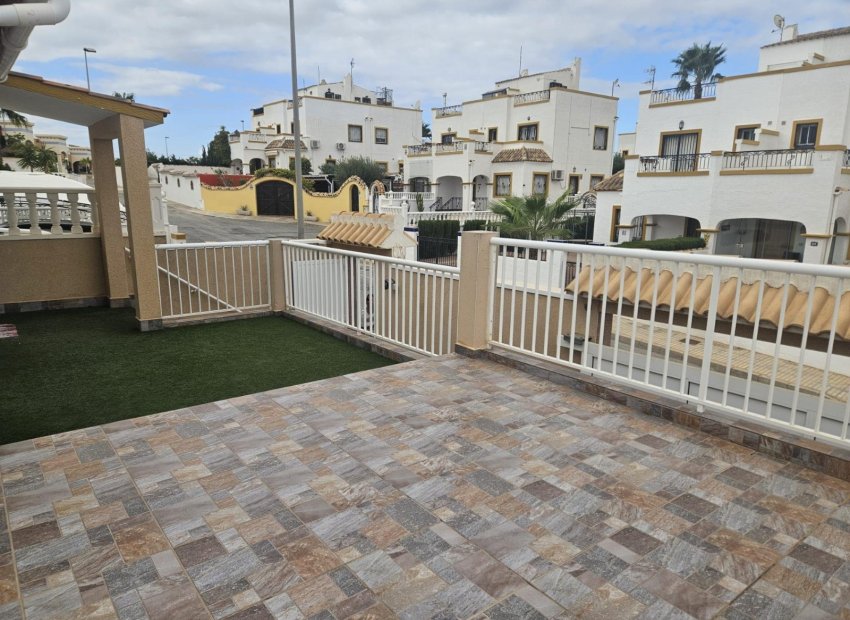 Resale - Townhouse - Torrevieja - Orihuela costa
