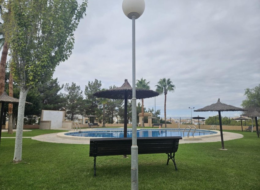 Resale - Townhouse - Torrevieja - Orihuela costa