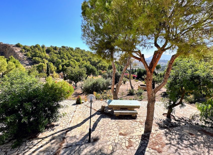 Resale - Villa - Altea