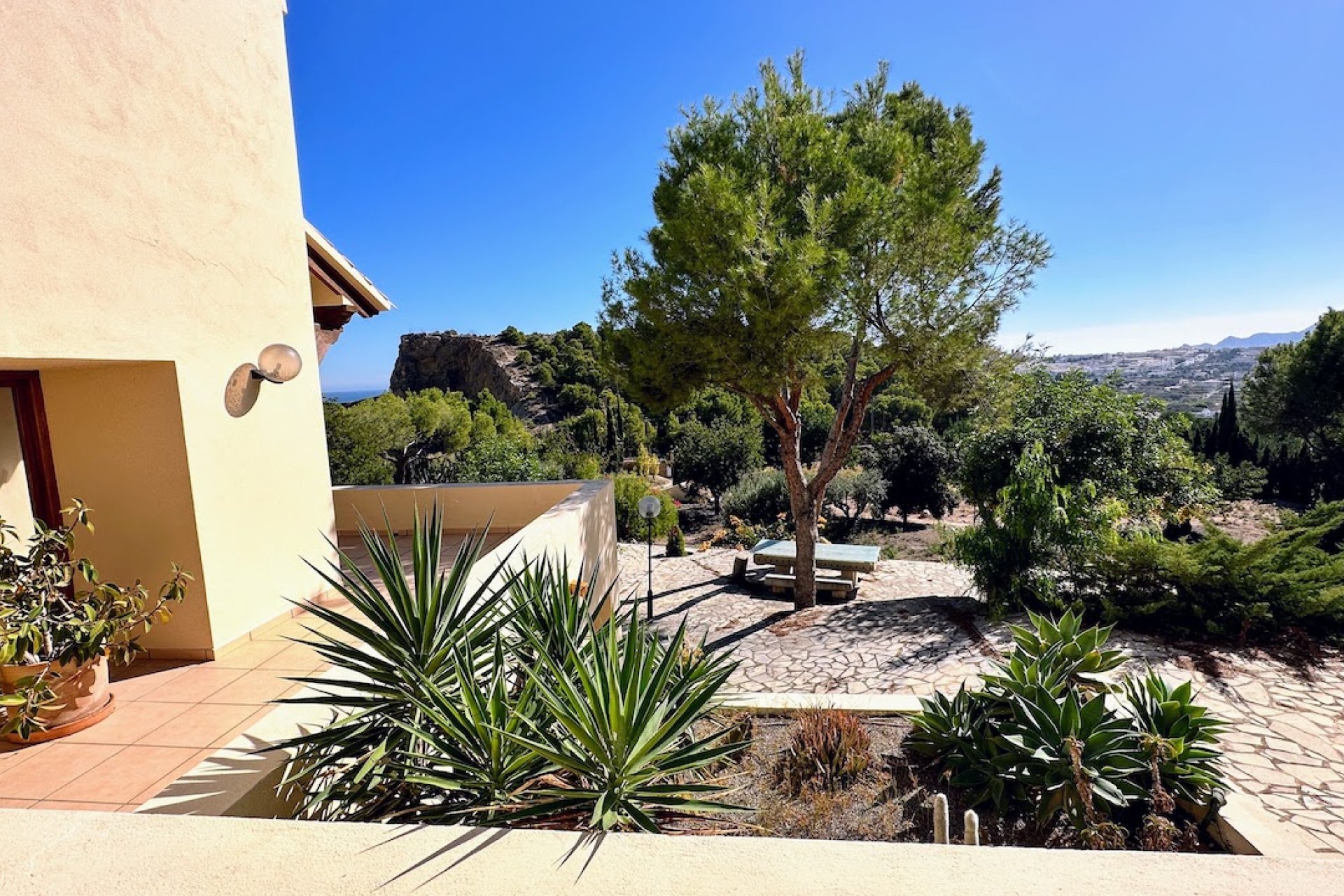 Resale - Villa - Altea