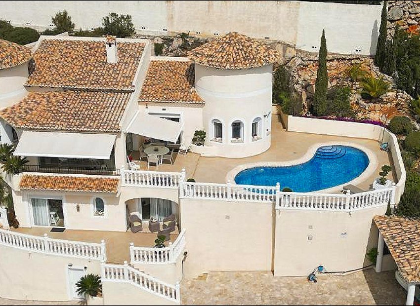 Resale - Villa - Altea