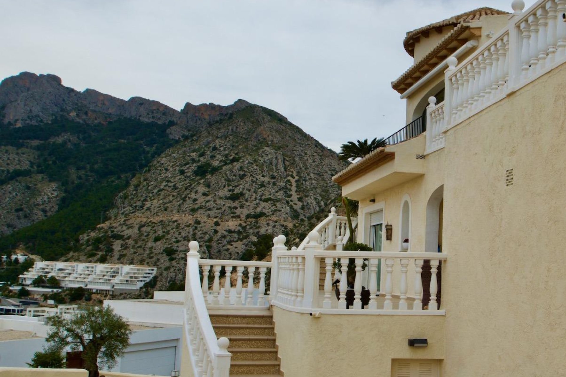 Resale - Villa - Altea