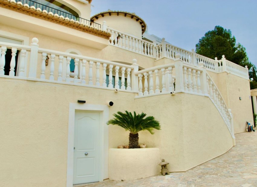 Resale - Villa - Altea