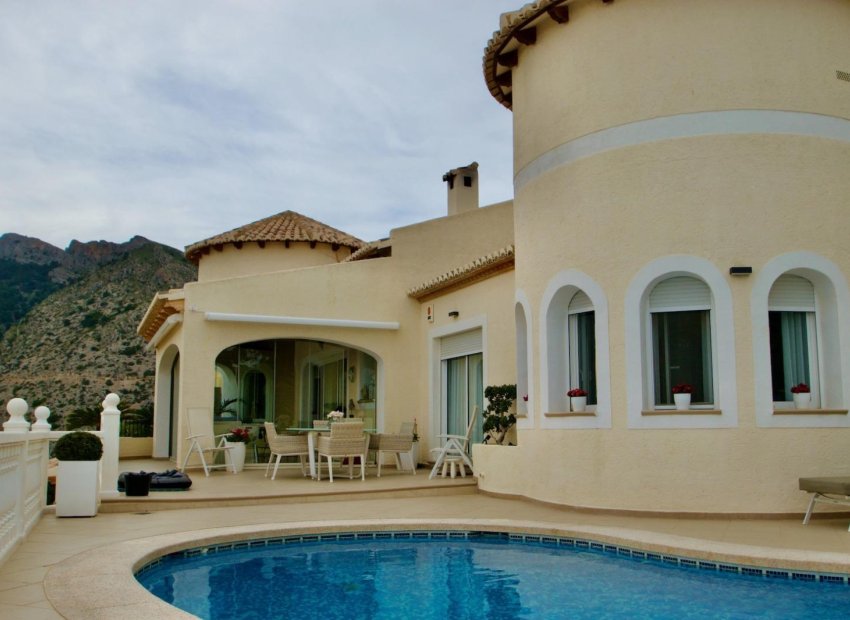 Resale - Villa - Altea