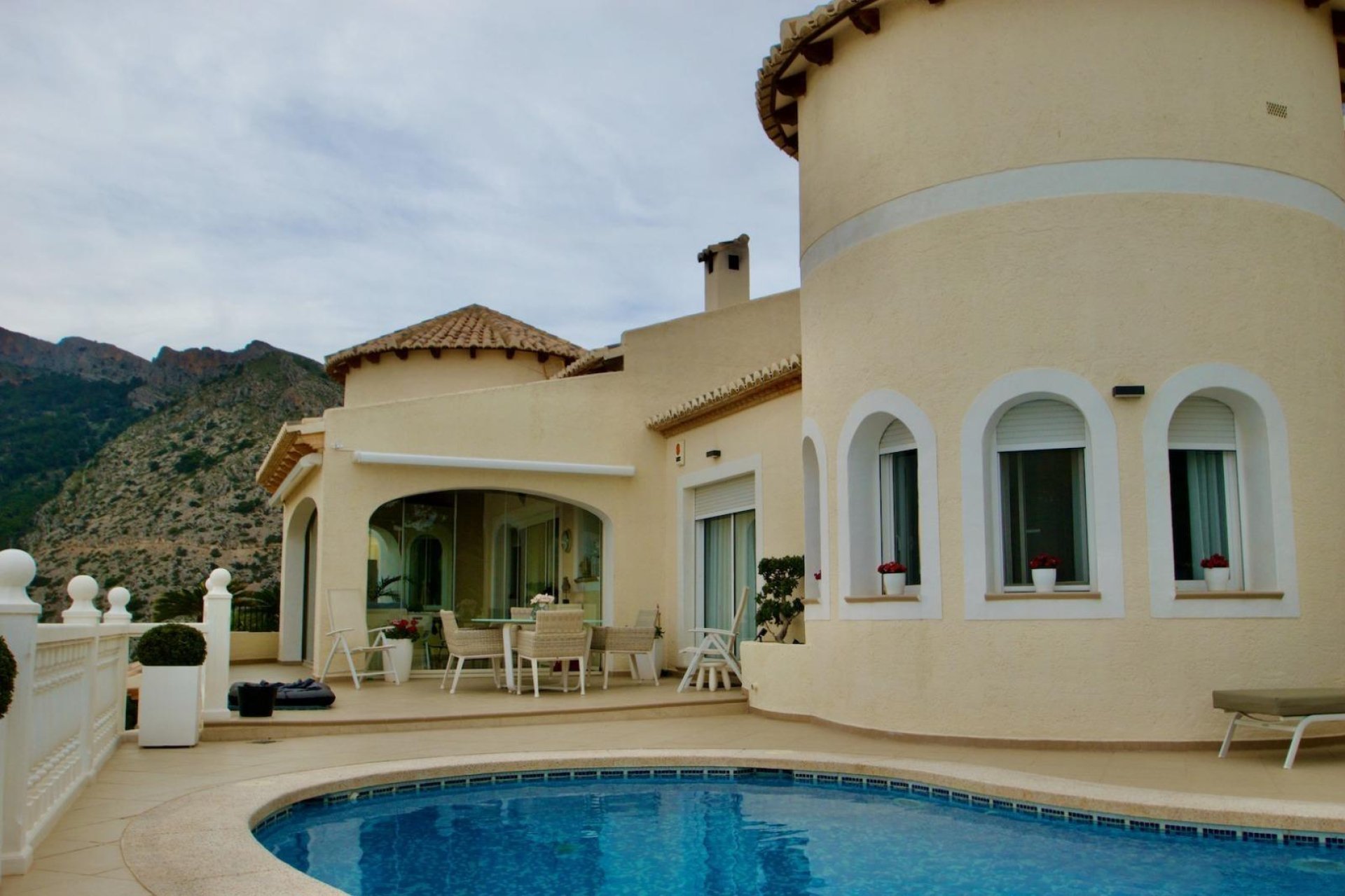 Resale - Villa - Altea